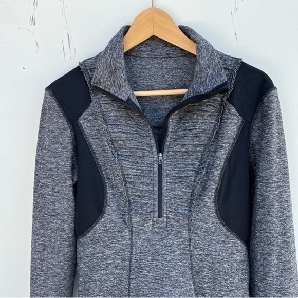 Lululemon Run Your Heart Out Size 8 Gray‎ Sweater w Thumbholes Activewear Yoga - Picture 9 of 15